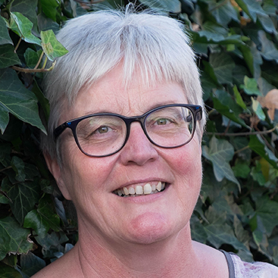 Zorgen voor een naaste - Wijkverpleegkundige dementie Tineke van den Berg Icare V&V